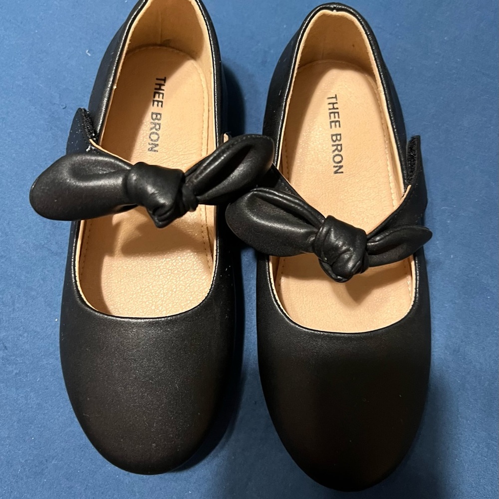Girls ballet flats